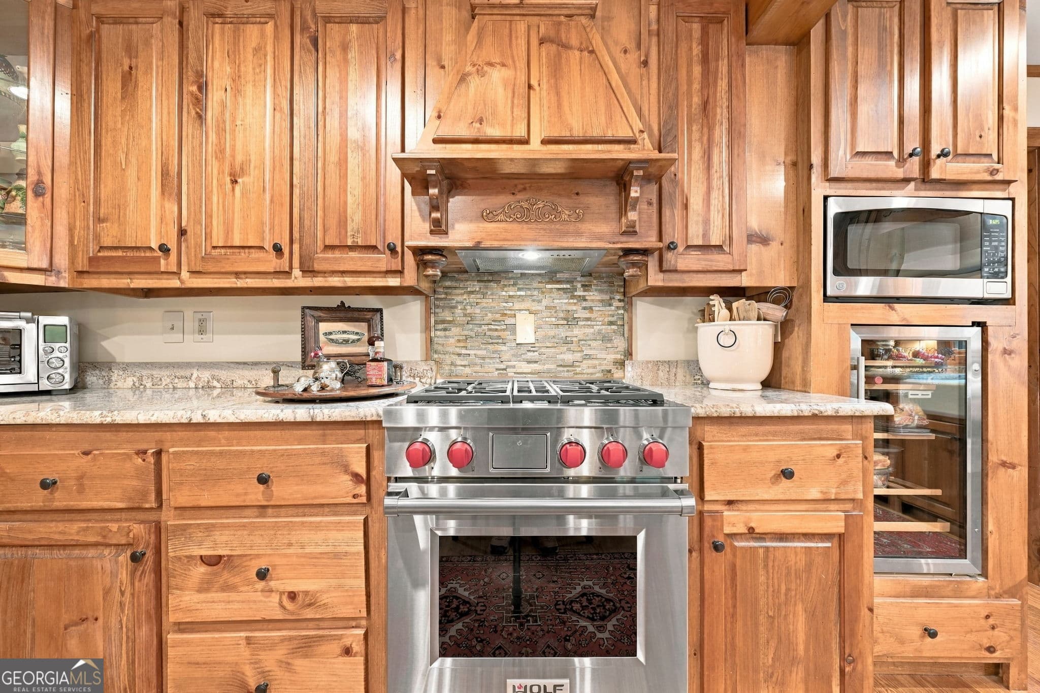 4 bedroom, 3 bathroom, 2,800 sq ft cabin,single family residence for sale at 205 Minnehaha Trail, Blue Ridge, GA 30513 — photo 9