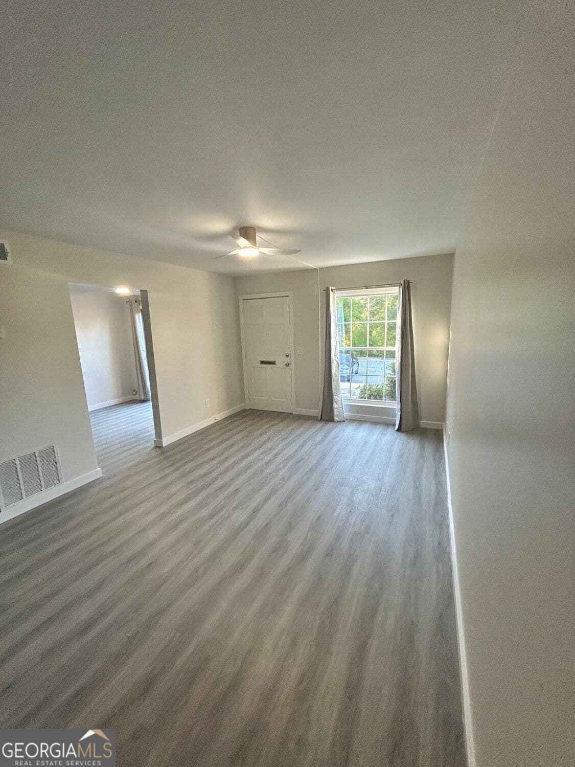 2 bedroom, 1 bathroom, 840 sq ft condominium for sale at 3541 Old Chamblee Tucker Road H, Atlanta, GA 30340 — photo 3