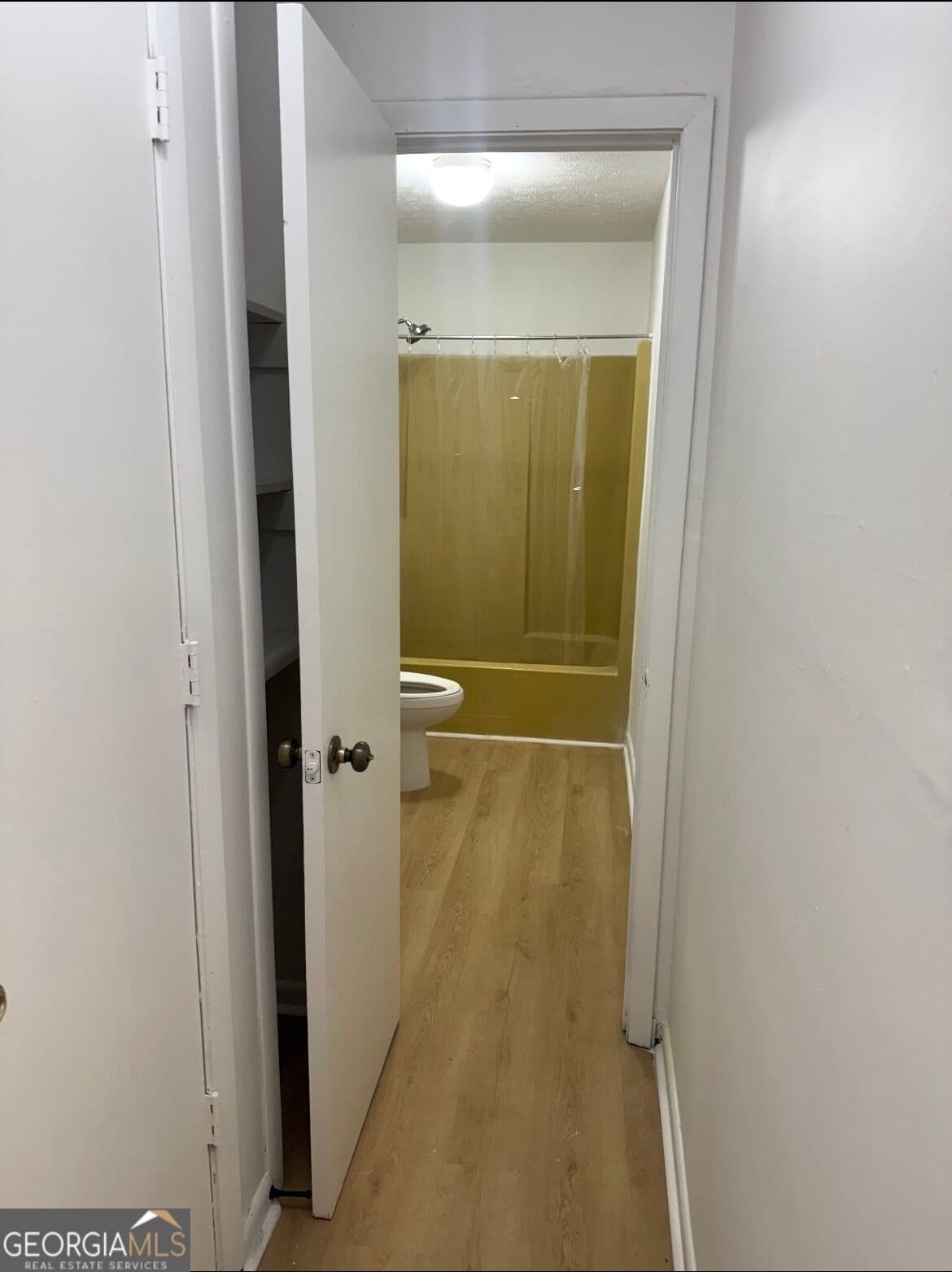 2 bedroom, 1 bathroom, 3,712 sq ft single family residence for rent at 540 Aubrey Drive, Athens, GA 30606 for $1,400 a month — photo 9