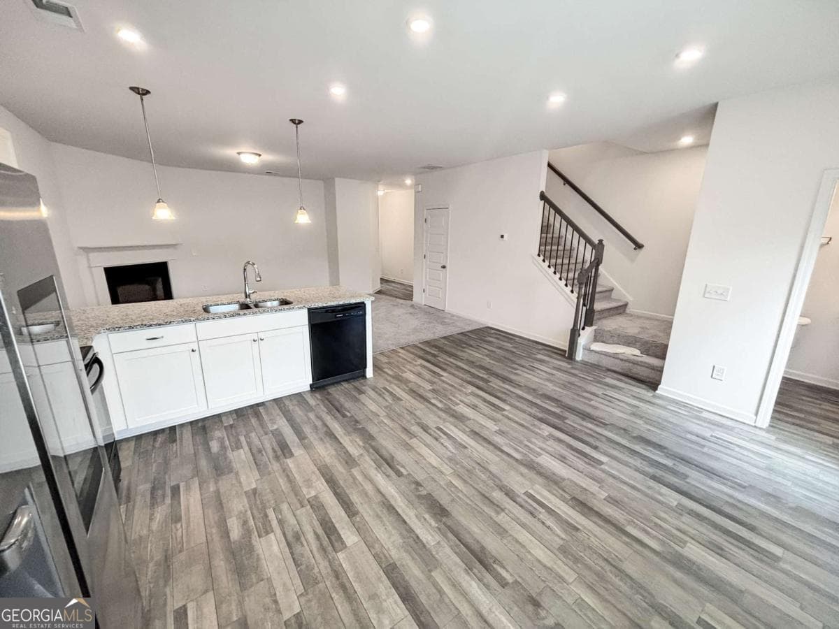 3 bedroom, 2.5 bathroom, 1,766 sq ft townhouse for rent at 5784 Silver Lake Drive, Mableton, GA 30126 for $2,399 a month — photo 5