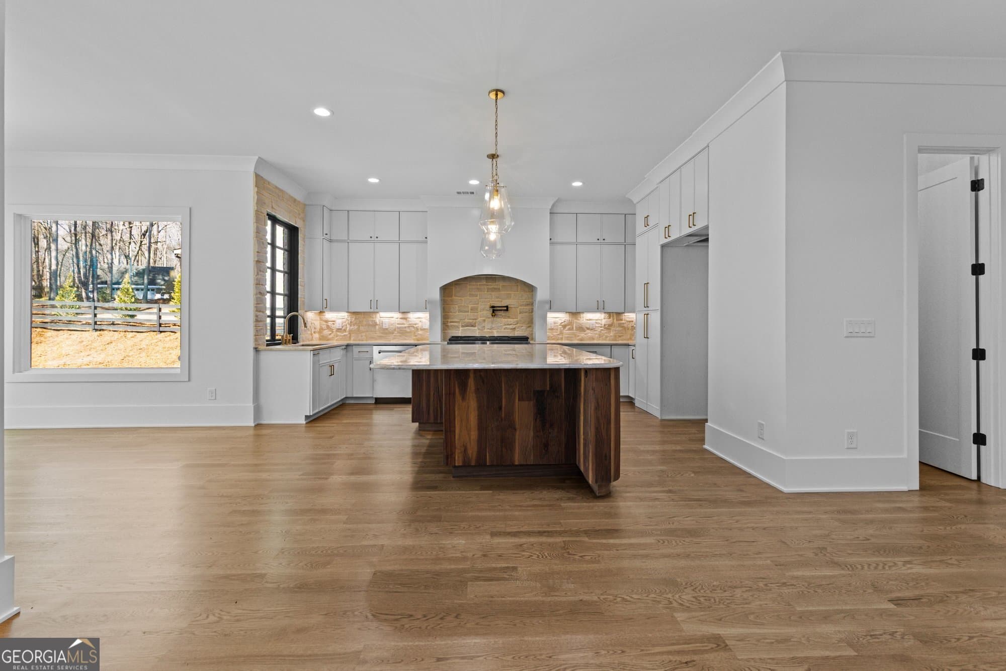 6 bedroom, 4.5 bathroom, 4,500 sq ft single family residence for sale at 1254 Prospect Road, Lawrenceville, GA 30043 — photo 9