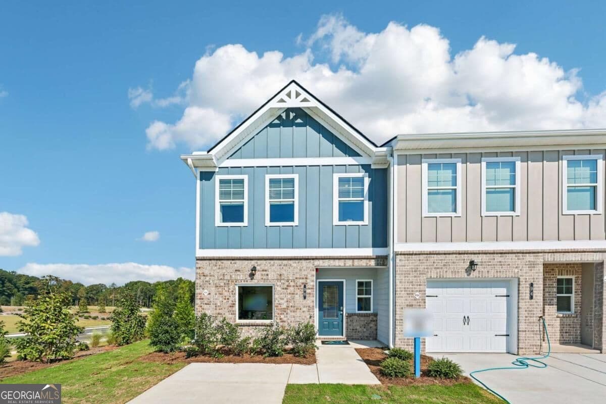 3 bedroom, 2.5 bathroom townhouse for sale at 198 Birch Way, Fairburn, GA 30213