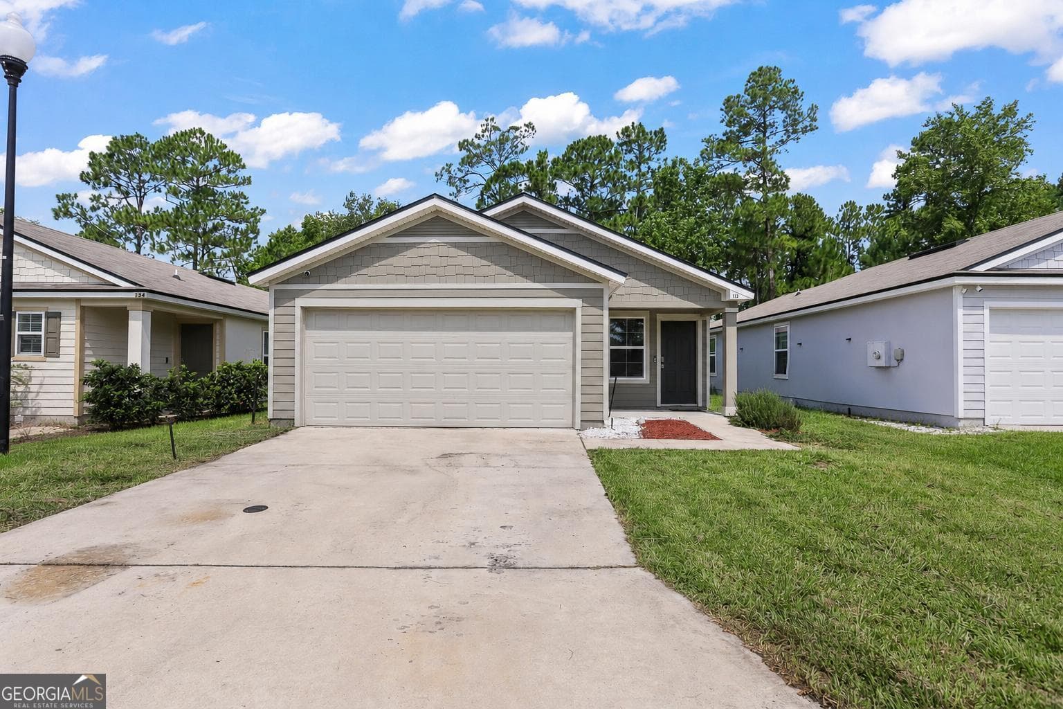 3 bedroom, 2 bathroom, 1,393 sq ft single family residence for sale at 132 Ashwood Circle, St. Marys, GA 31558