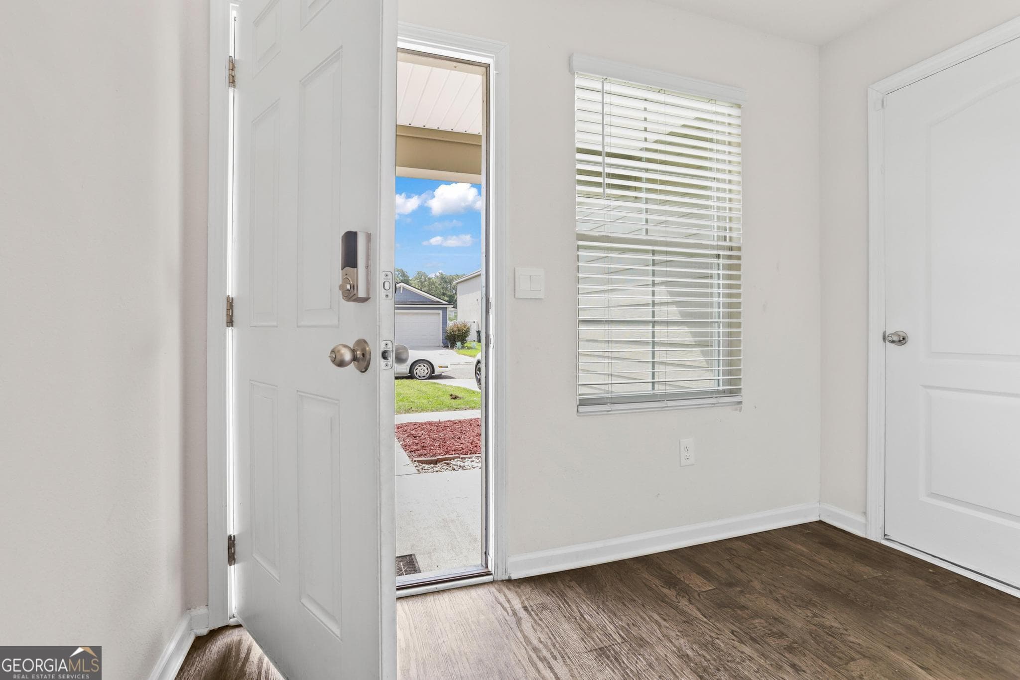 3 bedroom, 2 bathroom, 1,393 sq ft single family residence for sale at 132 Ashwood Circle, St. Marys, GA 31558 — photo 5