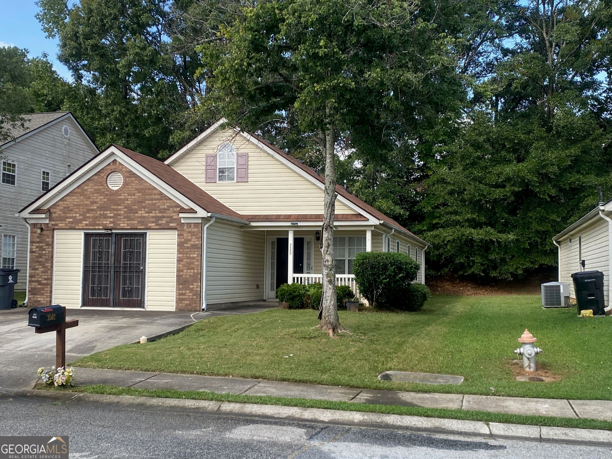 3 bedroom, 2.5 bathroom, 1,382 sq ft single family residence for sale at 3502 Brookstone Way, Union City, GA 30291