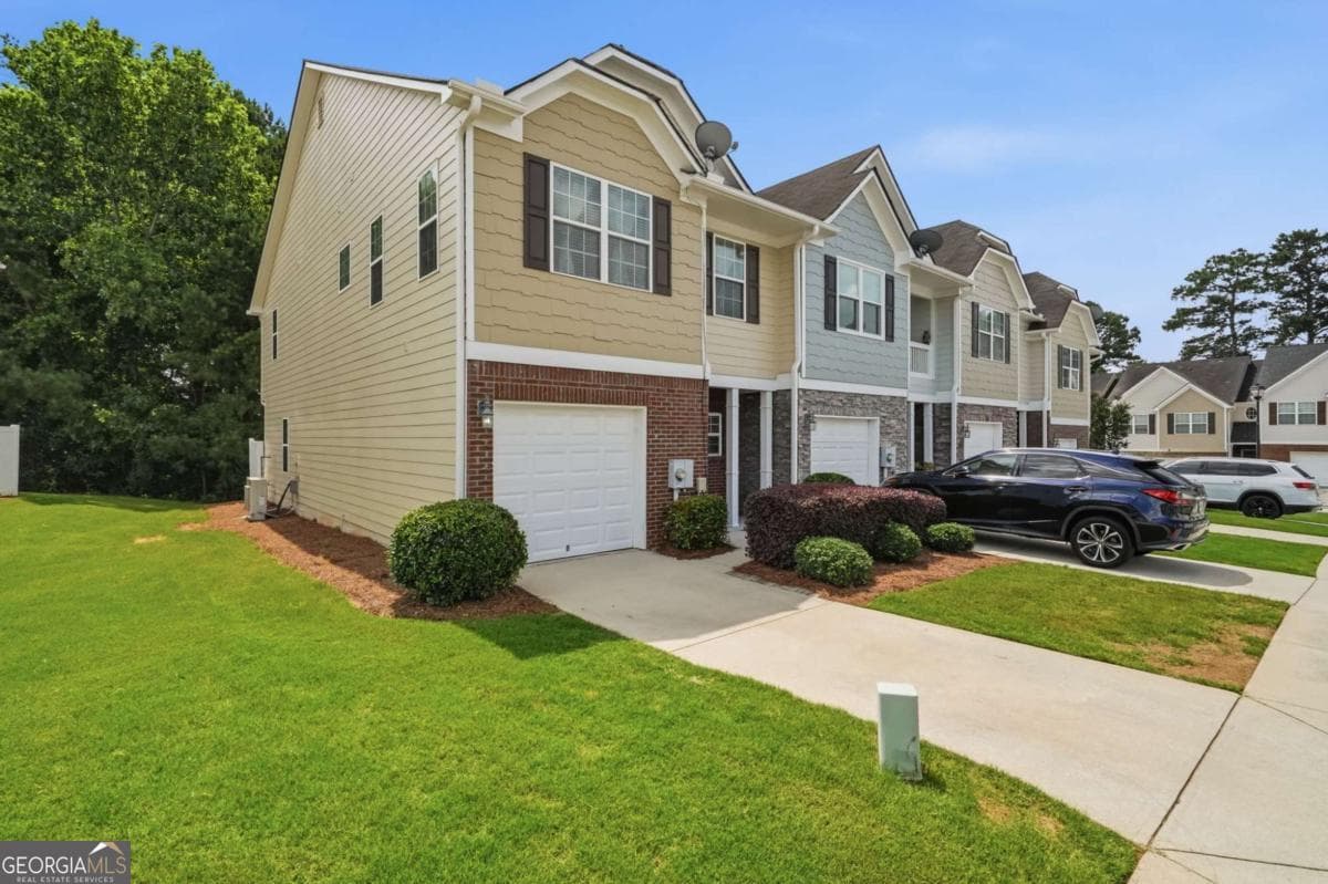 3 bedroom, 2.5 bathroom, 1,900 sq ft townhouse sold at 2150 Burns View Lane, Lawrenceville, GA 30044