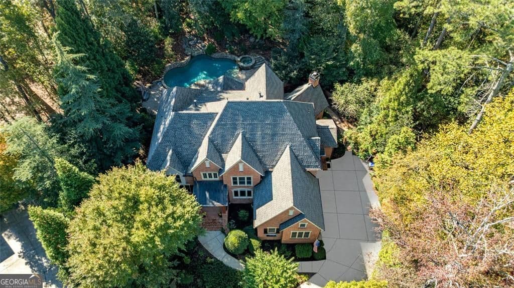 5 bedroom, 6 bathroom, 4,842 sq ft single family residence for sale at 2893 Thurleston Lane, Duluth, GA 30097 — photo 2