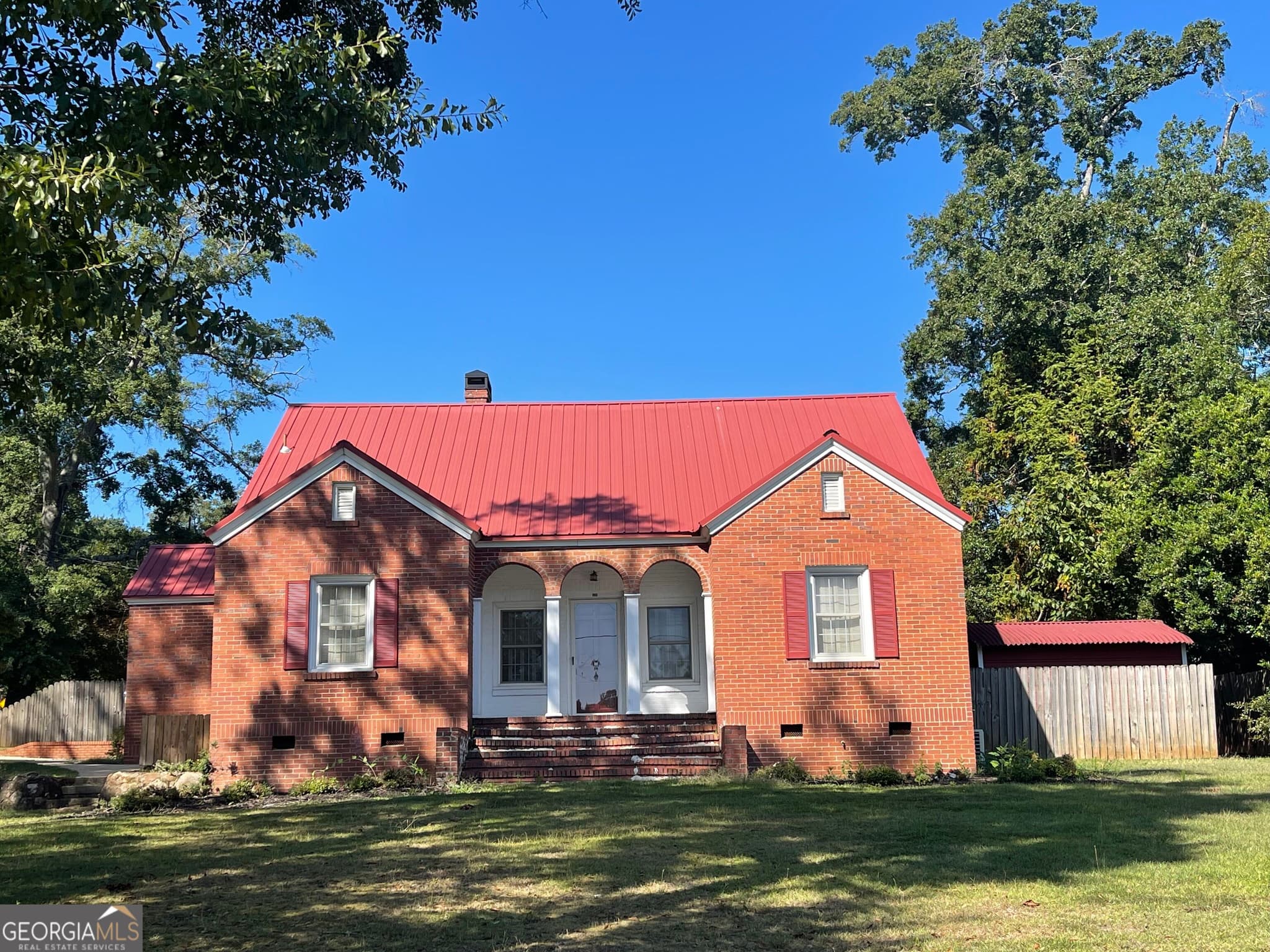 4 bedroom, 2 bathroom, 1,893 sq ft single family residence for sale at 320 Parkway Drive, Thomaston, GA 30286 — photo 1 of 28