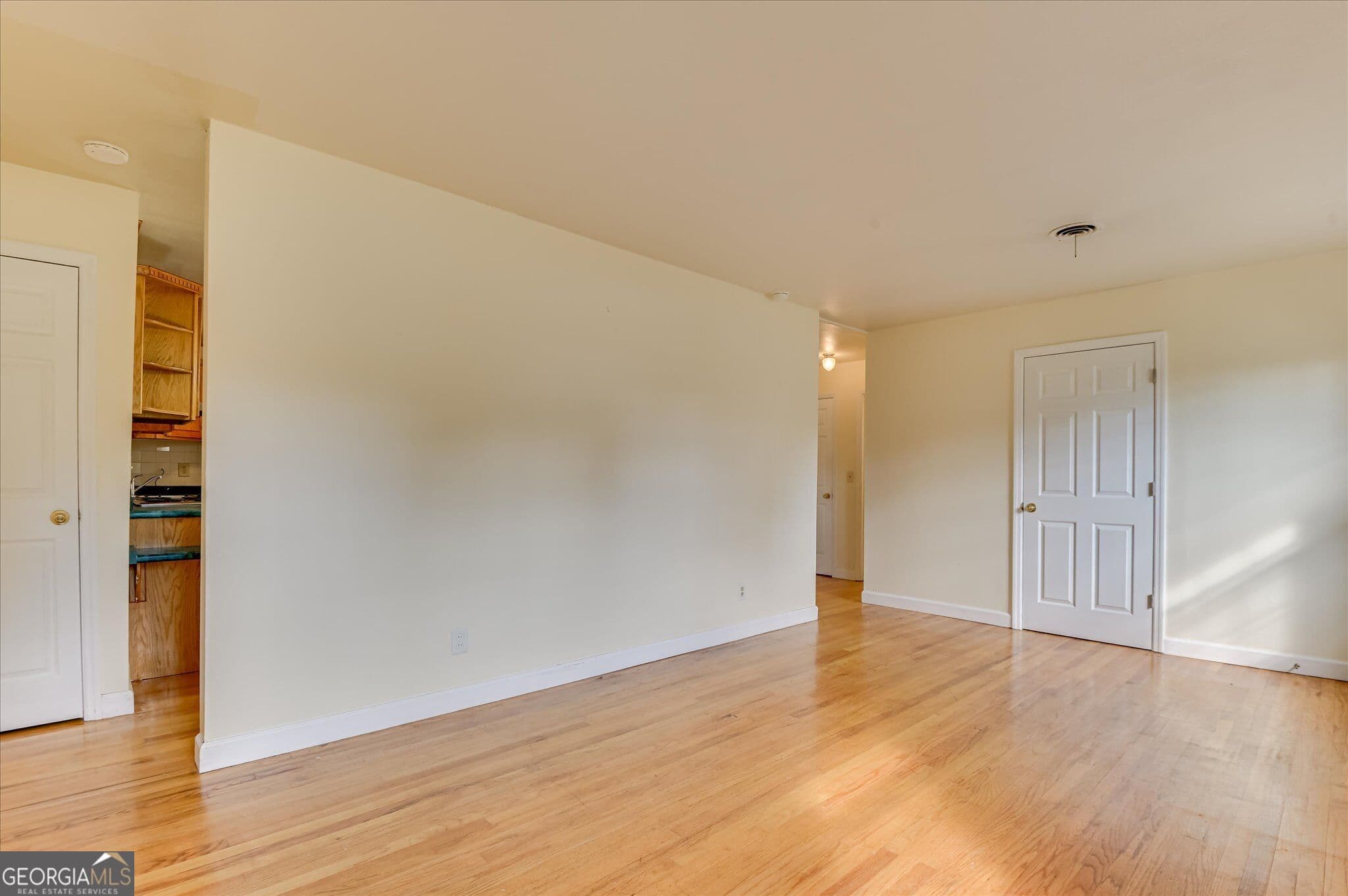 4 bedroom, 2 bathroom, 1,305 sq ft single family residence for sale at 2083 Hillsinger Road, Augusta, GA 30904 — photo 7