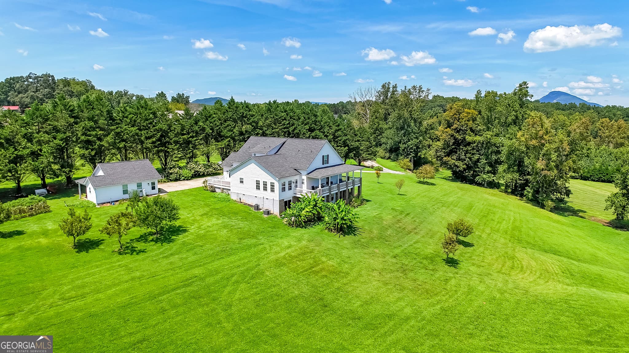 4 bedroom, 4 bathroom, 3,952 sq ft single family residence for sale at 2011 Lothridge Road, Cleveland, GA 30528 — photo 8