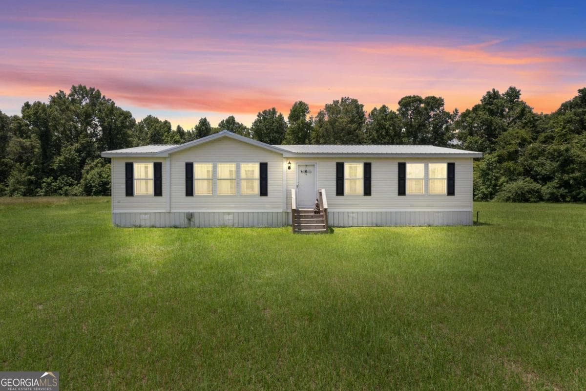 3 bedroom, 2 bathroom, 1,568 sq ft single family residence sold at 3516 Bennetts Landing Road, Millen, GA 30442