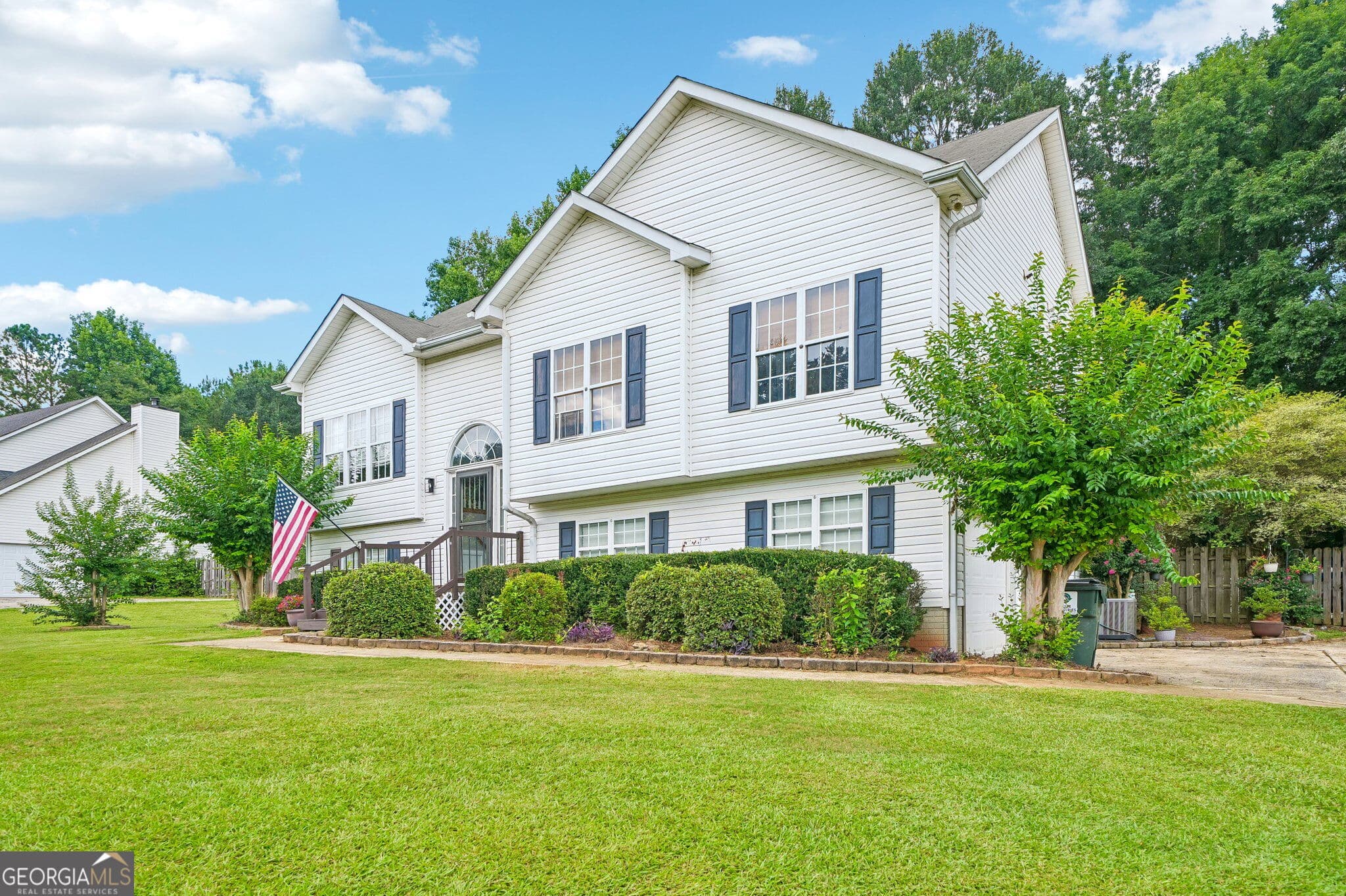 4 bedroom, 2 bathroom, 2,191 sq ft single family residence for sale at 130 Chesterfield Drive, Newnan, GA 30265 — photo 3