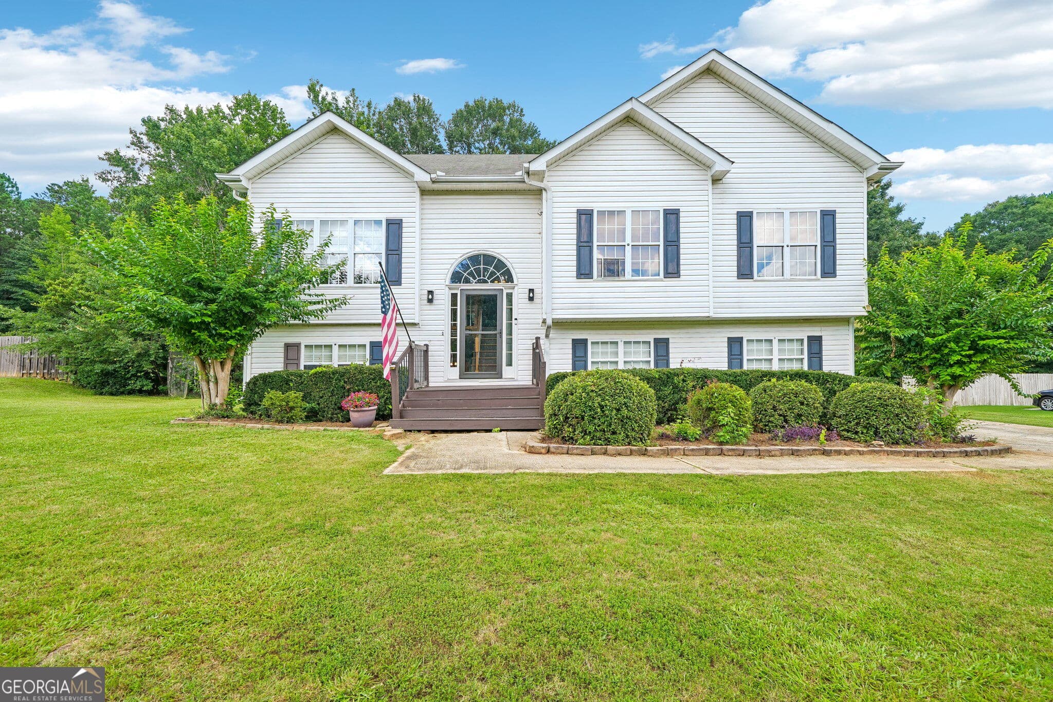 4 bedroom, 2 bathroom, 2,191 sq ft single family residence for sale at 130 Chesterfield Drive, Newnan, GA 30265 — photo 1 of 51