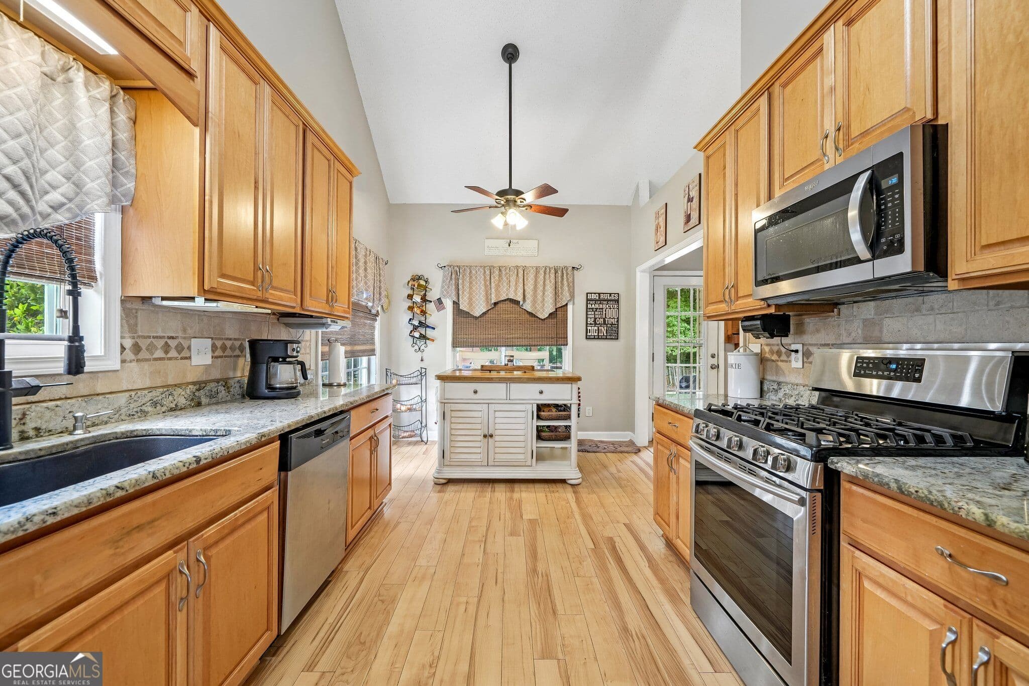 4 bedroom, 2 bathroom, 2,191 sq ft single family residence for sale at 130 Chesterfield Drive, Newnan, GA 30265 — photo 10