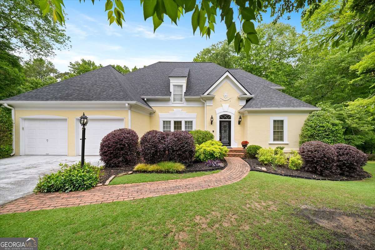 5 bedroom, 4.5 bathroom, 4,414 sq ft single family residence sold at 400 Ashdowne Way, Atlanta, GA 30350