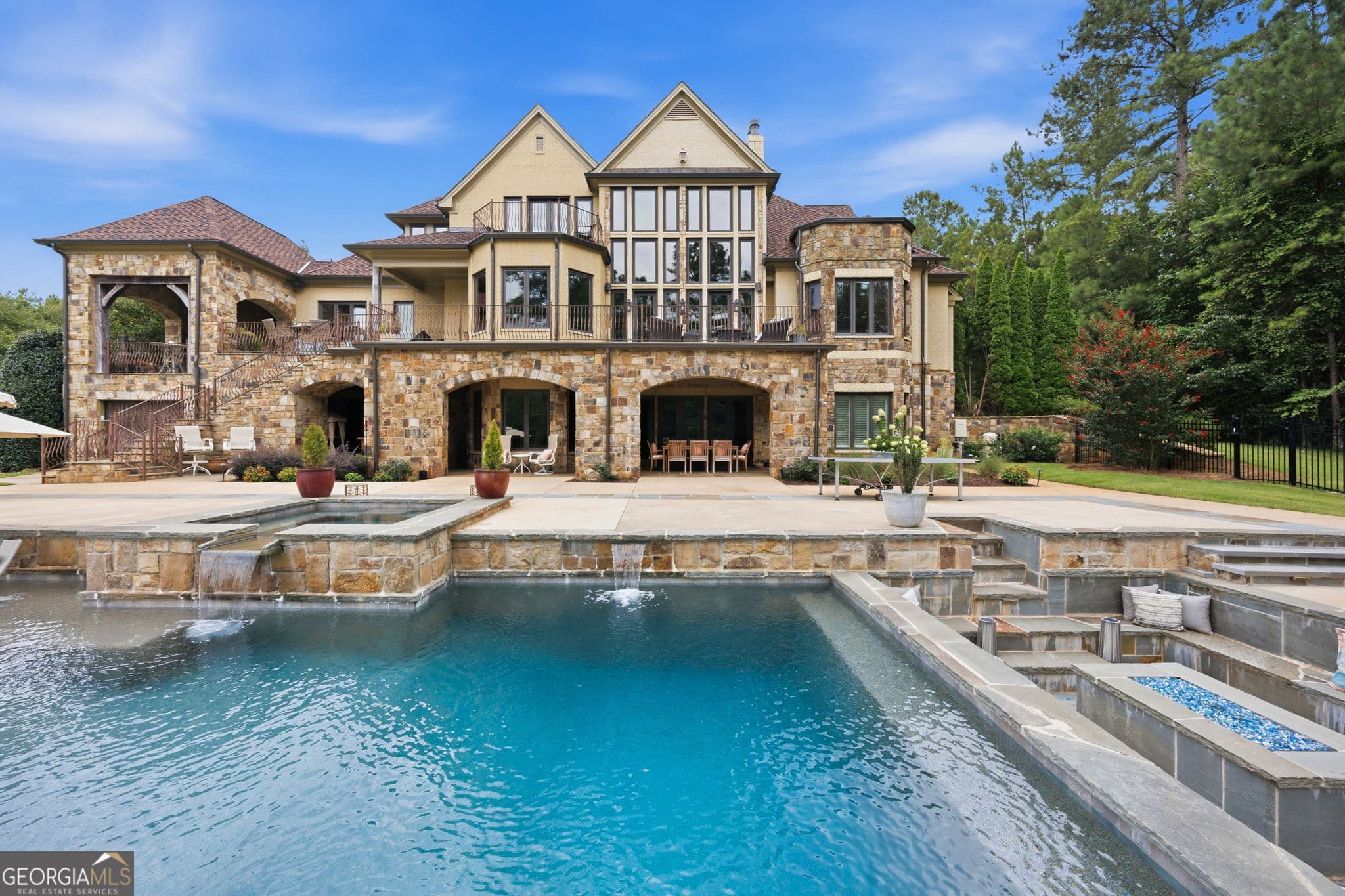 5 bedroom, 6.5 bathroom, 10,160 sq ft single family residence for sale at 110 Fairway Run, Forsyth, GA 31029 — photo 3