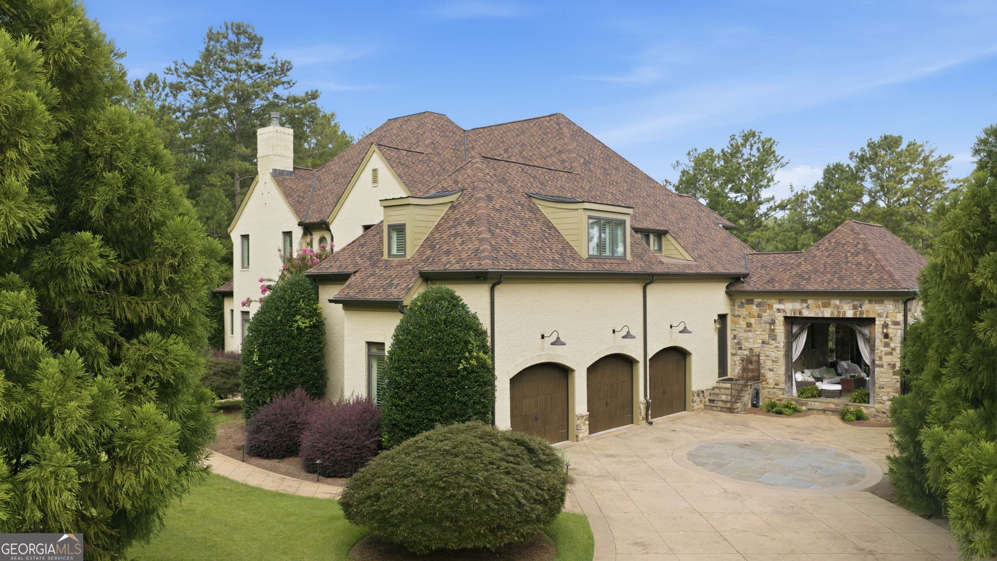 5 bedroom, 6.5 bathroom, 10,160 sq ft single family residence for sale at 110 Fairway Run, Forsyth, GA 31029 — photo 4
