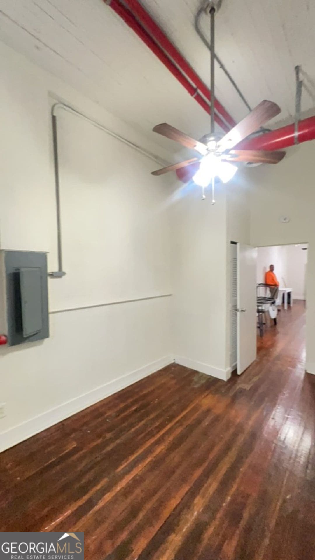 3 bedroom, 1 bathroom, 1,000 sq ft loft,apartment for rent at 208 Adamson Square UNIT A, Carrollton, GA 30117 for $1,425 a month — photo 3