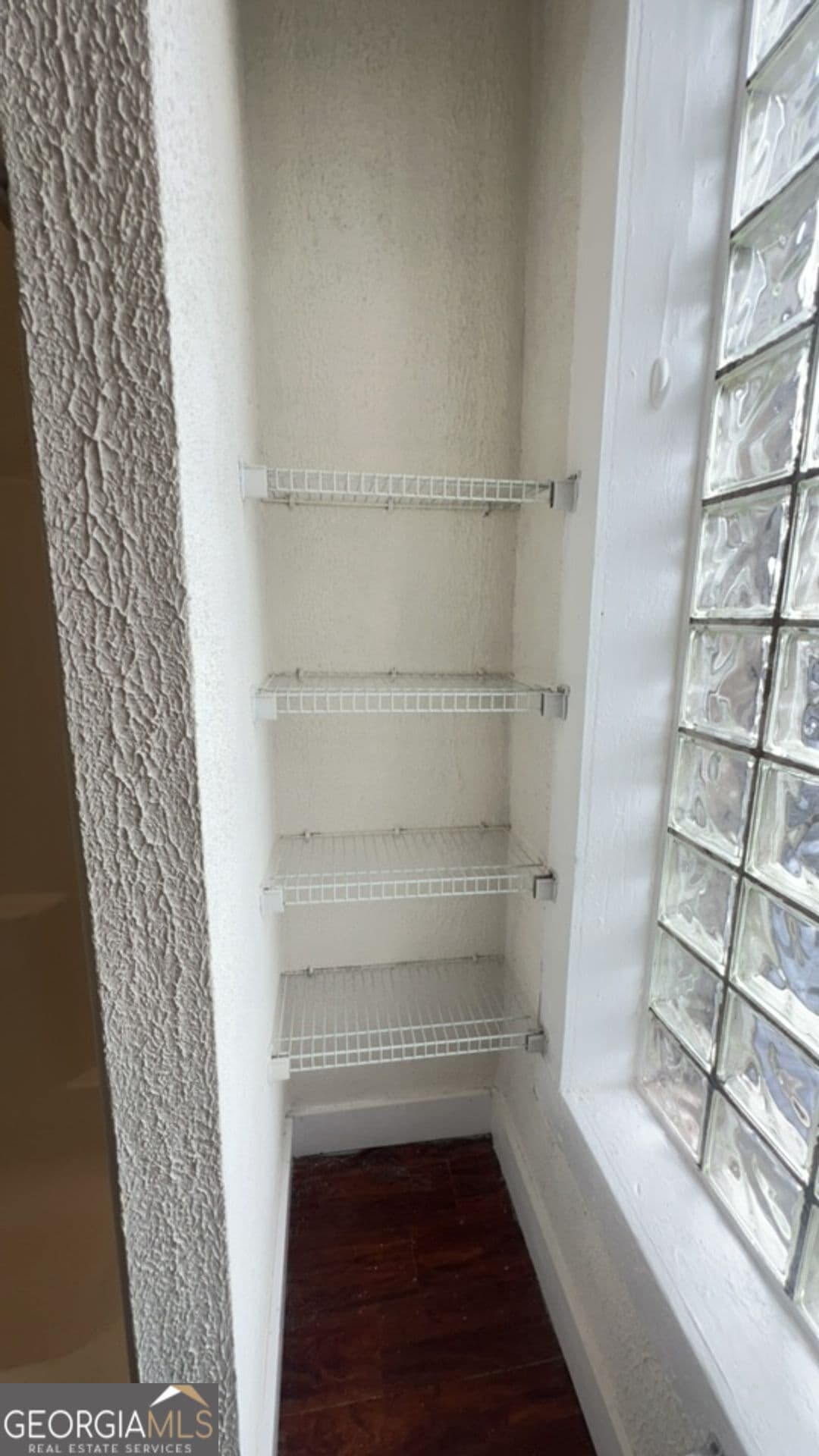 3 bedroom, 1 bathroom, 1,000 sq ft loft,apartment for rent at 208 Adamson Square UNIT A, Carrollton, GA 30117 for $1,425 a month — photo 5