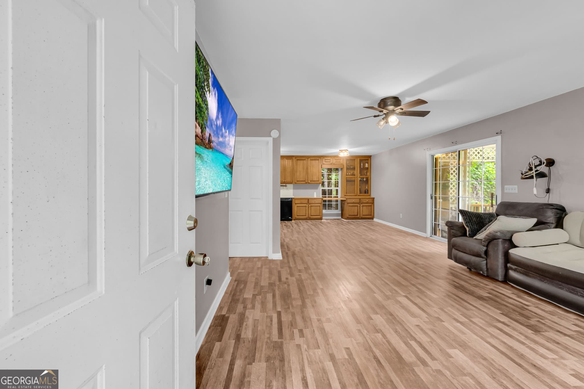 2 bedroom, 1.5 bathroom, 1,116 sq ft single family residence for sale at 549 Travaden Trail, Hiawassee, GA 30546 — photo 2
