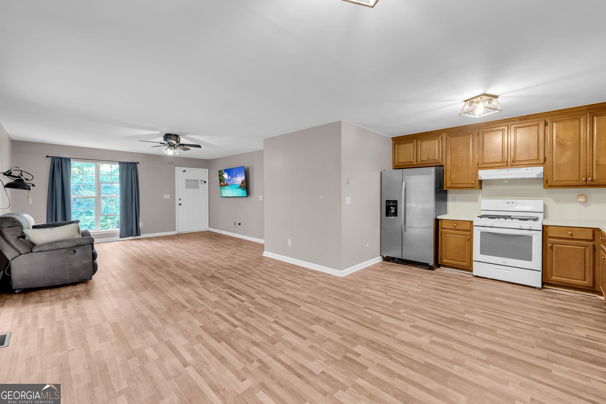2 bedroom, 1.5 bathroom, 1,116 sq ft single family residence for sale at 549 Travaden Trail, Hiawassee, GA 30546 — photo 4