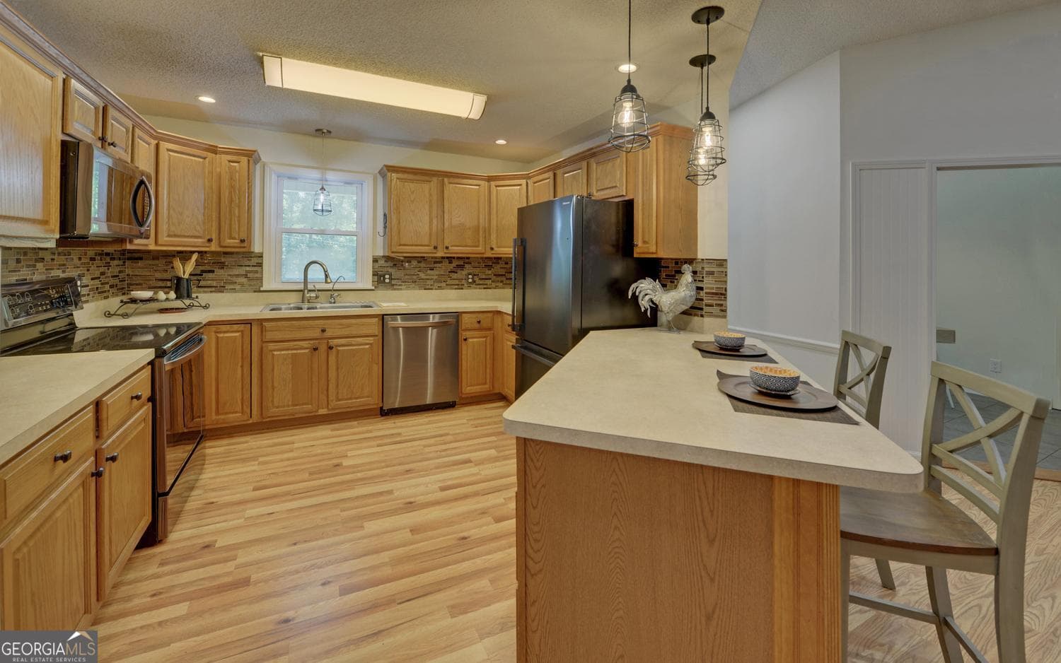 3 bedroom, 4 bathroom, 3,133 sq ft single family residence for sale at 567 Cedar Pond Road, Hartwell, GA 30643 — photo 5