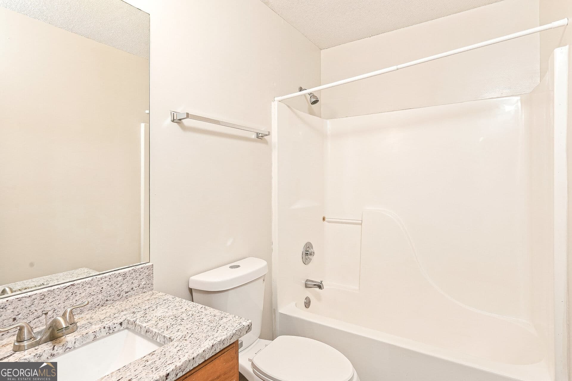 3 bedroom, 2.5 bathroom, 1,508 sq ft single family residence for sale at 7060 Ravenwood Lane, Lithonia, GA 30038 — photo 9