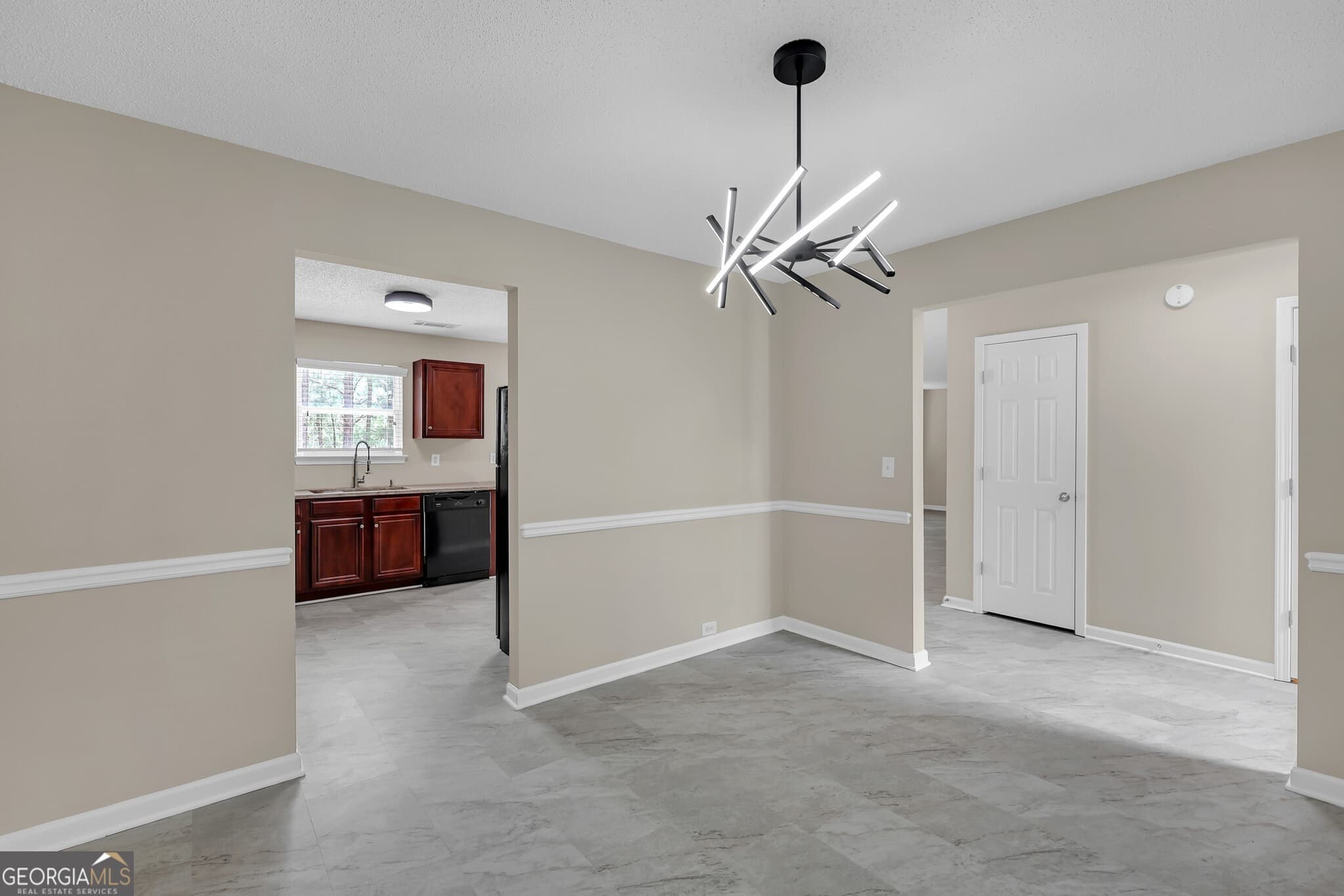 4 bedroom, 2.5 bathroom, 2,142 sq ft single family residence for sale at 4213 Sitka Drive, Douglasville, GA 30135 — photo 6
