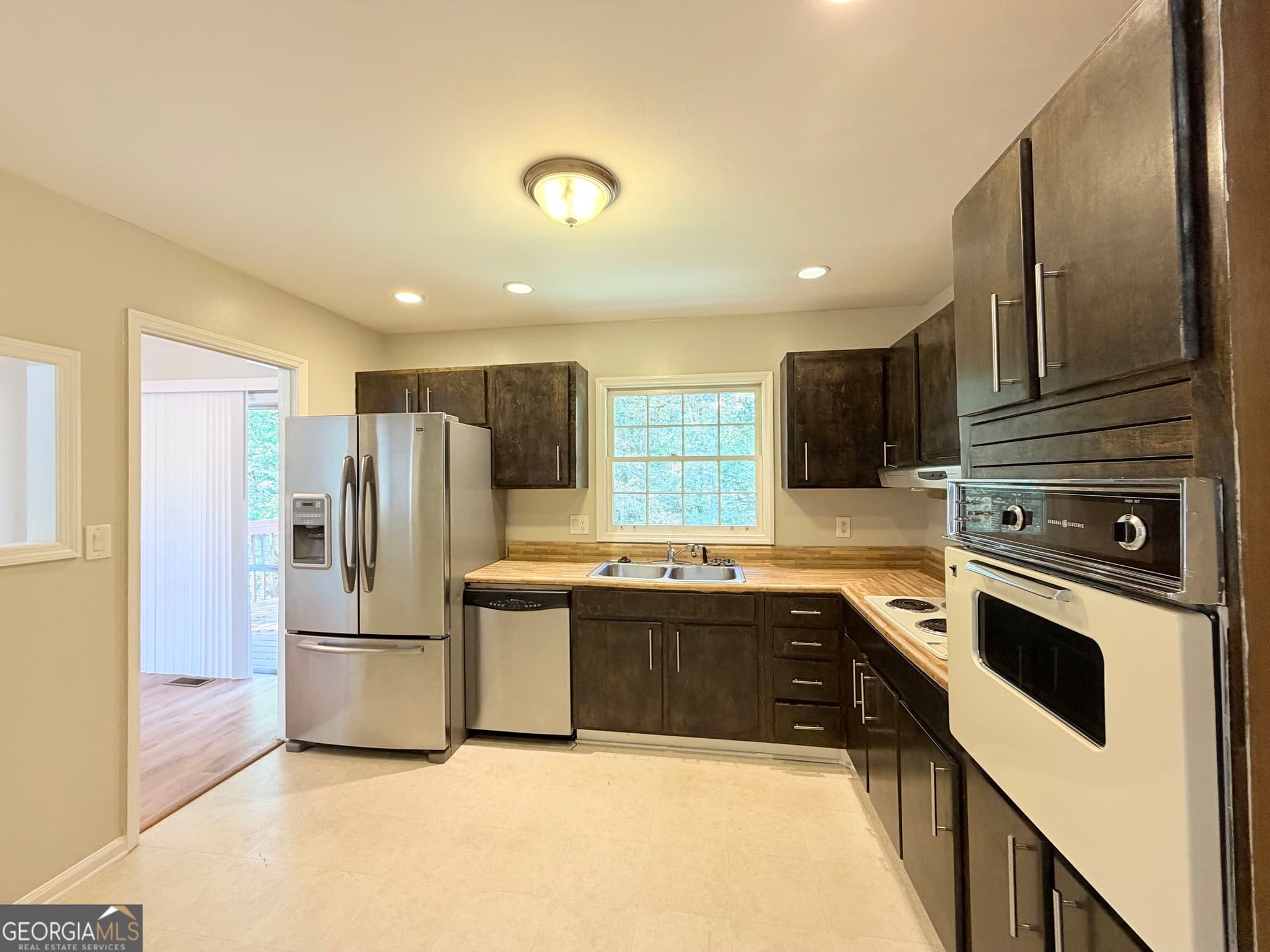 4 bedroom, 2.5 bathroom, 2,552 sq ft single family residence for rent at 3272 Ann Road, Smyrna, GA 30080 for $2,100 a month — photo 5