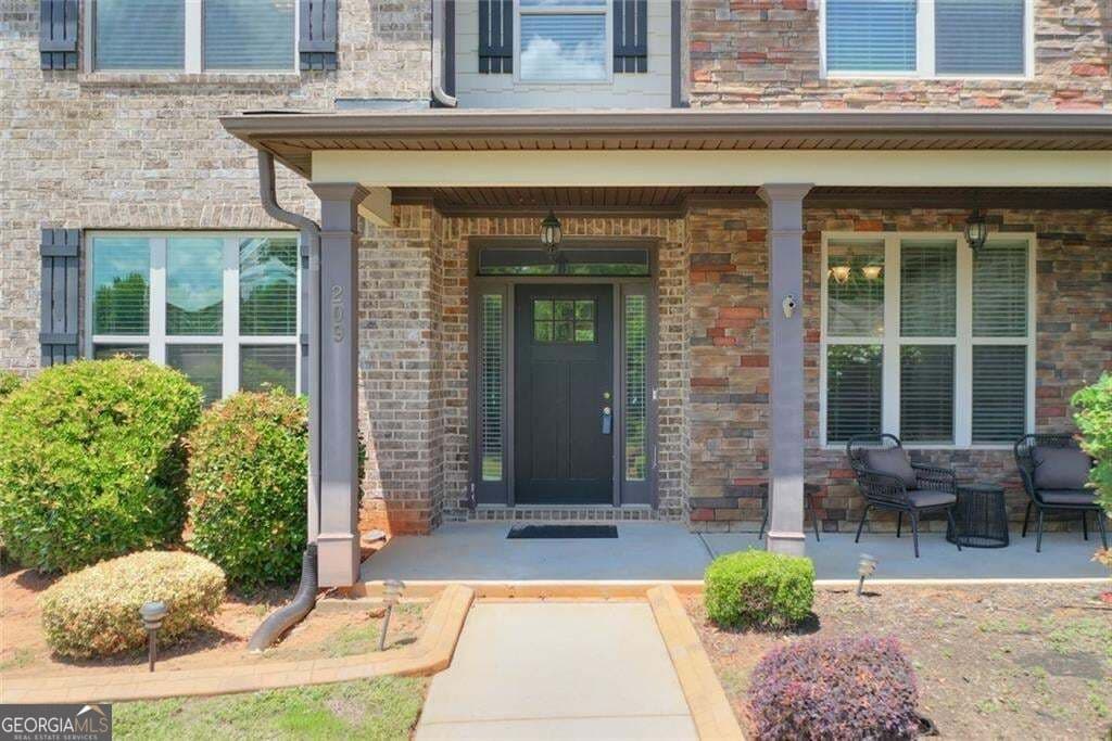 5 bedroom, 3.5 bathroom, 4,162 sq ft single family residence for sale at 209 Enfield Lane, Mcdonough, GA 30252 — photo 6