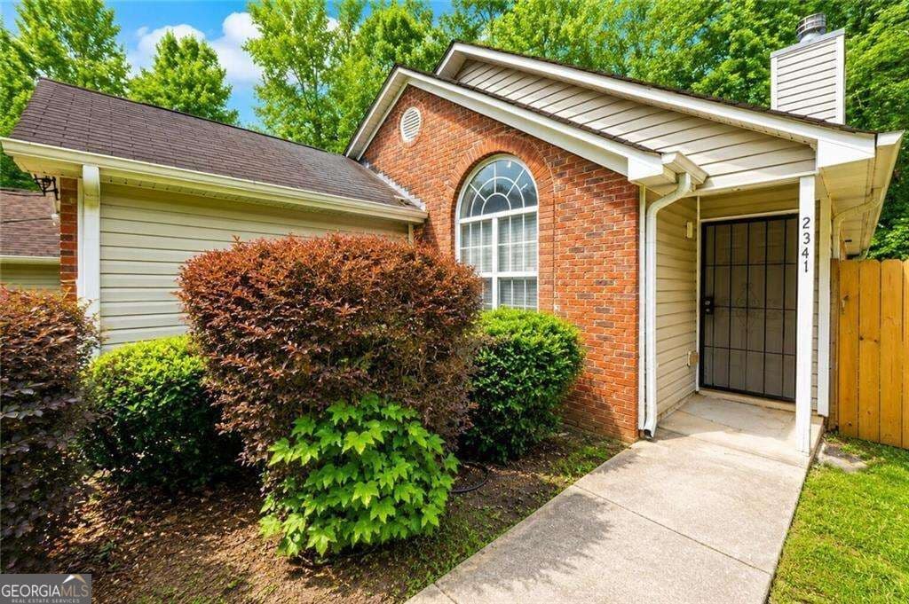 4 bedroom, 2 bathroom single family residence for rent at 2341 Daniel Road, Atlanta, GA 30331 for $2,600 a month — photo 4