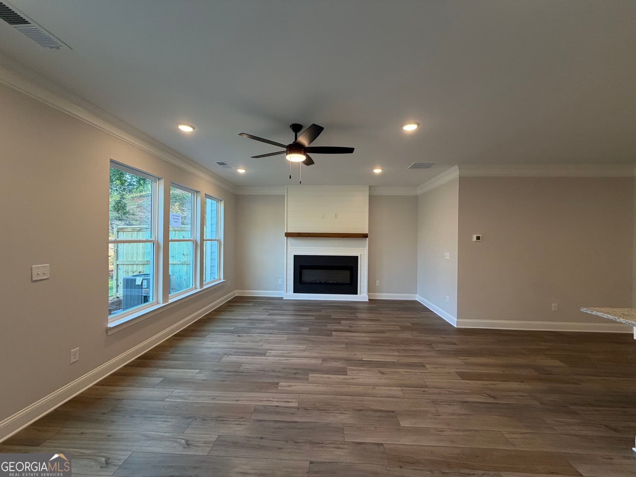 3 bedroom, 2.5 bathroom, 2,062 sq ft townhouse for sale at 4 Trace Bluff, Dawsonville, GA 30534 — photo 4