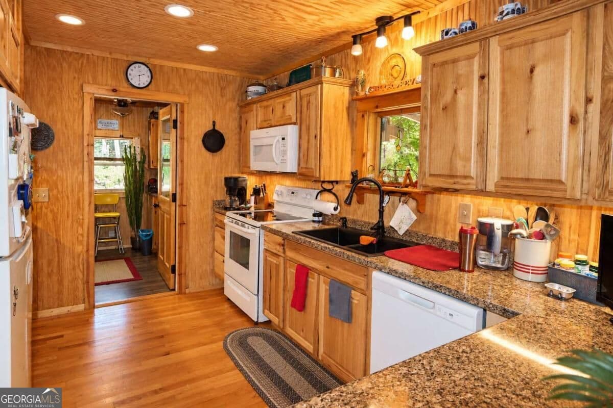 2 bedroom, 2 bathroom cabin,single family residence for sale at 52 Monitor Drive, Ellijay, GA 30540 — photo 7