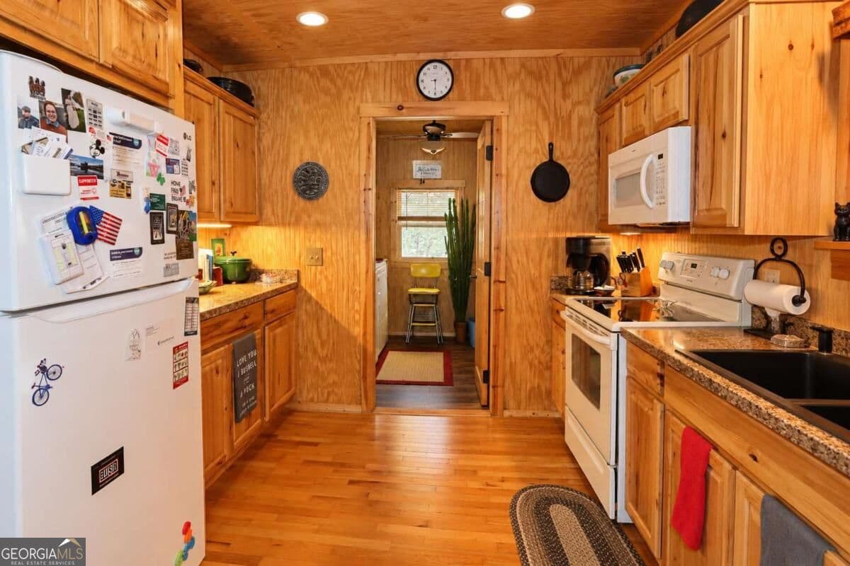 2 bedroom, 2 bathroom cabin,single family residence for sale at 52 Monitor Drive, Ellijay, GA 30540 — photo 8