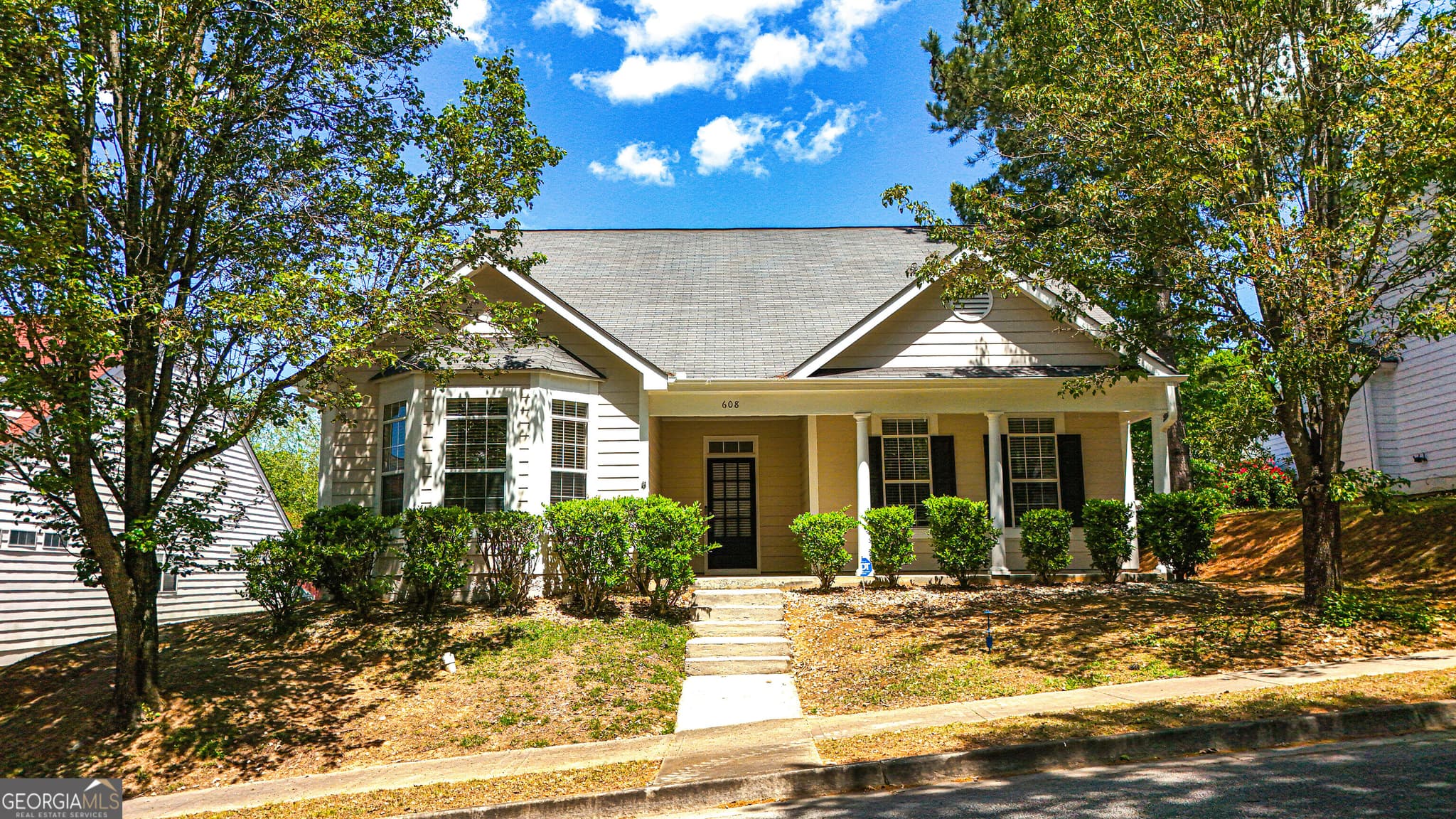 3 bedroom, 2 bathroom, 1,762 sq ft single family residence under contract at 608 Brookwater Drive, Stockbridge, GA 30281 — photo 3