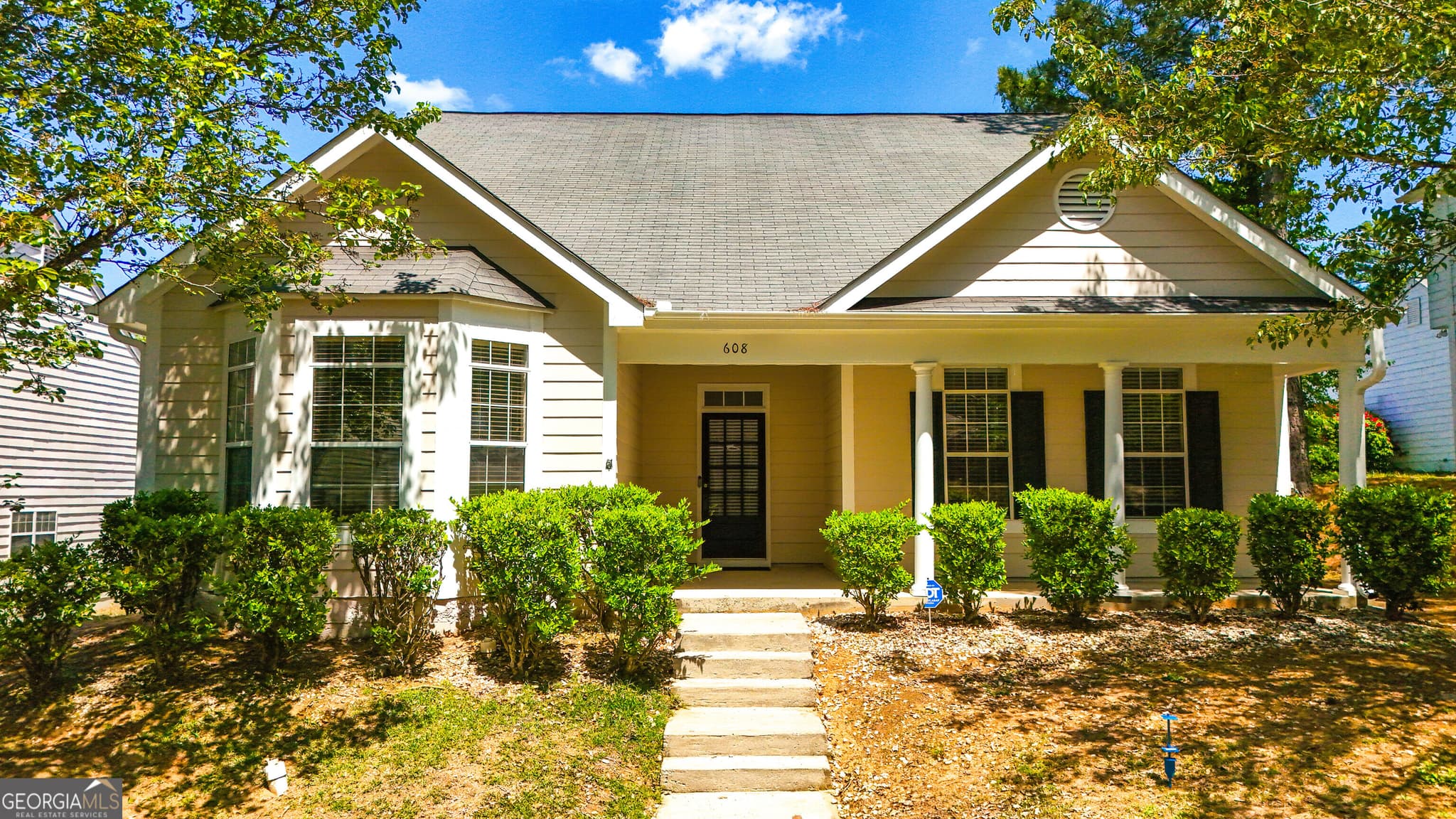 3 bedroom, 2 bathroom, 1,762 sq ft single family residence under contract at 608 Brookwater Drive, Stockbridge, GA 30281 — photo 1 of 117