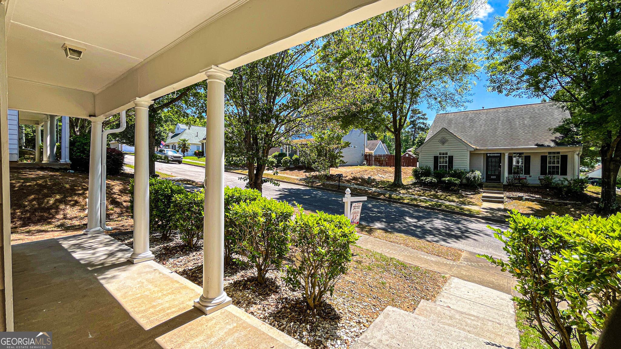 3 bedroom, 2 bathroom, 1,762 sq ft single family residence under contract at 608 Brookwater Drive, Stockbridge, GA 30281 — photo 9