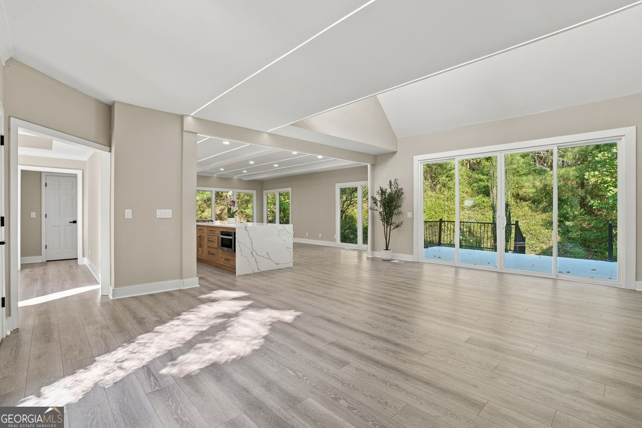 6 bedroom, 4 bathroom, 4,150 sq ft single family residence for sale at 4508 Bankside Court, Marietta, GA 30066 — photo 7