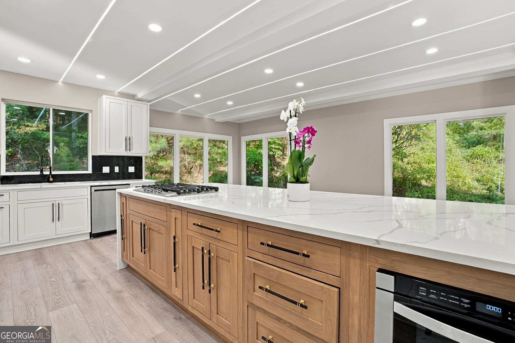 6 bedroom, 4 bathroom, 4,150 sq ft single family residence for sale at 4508 Bankside Court, Marietta, GA 30066 — photo 5