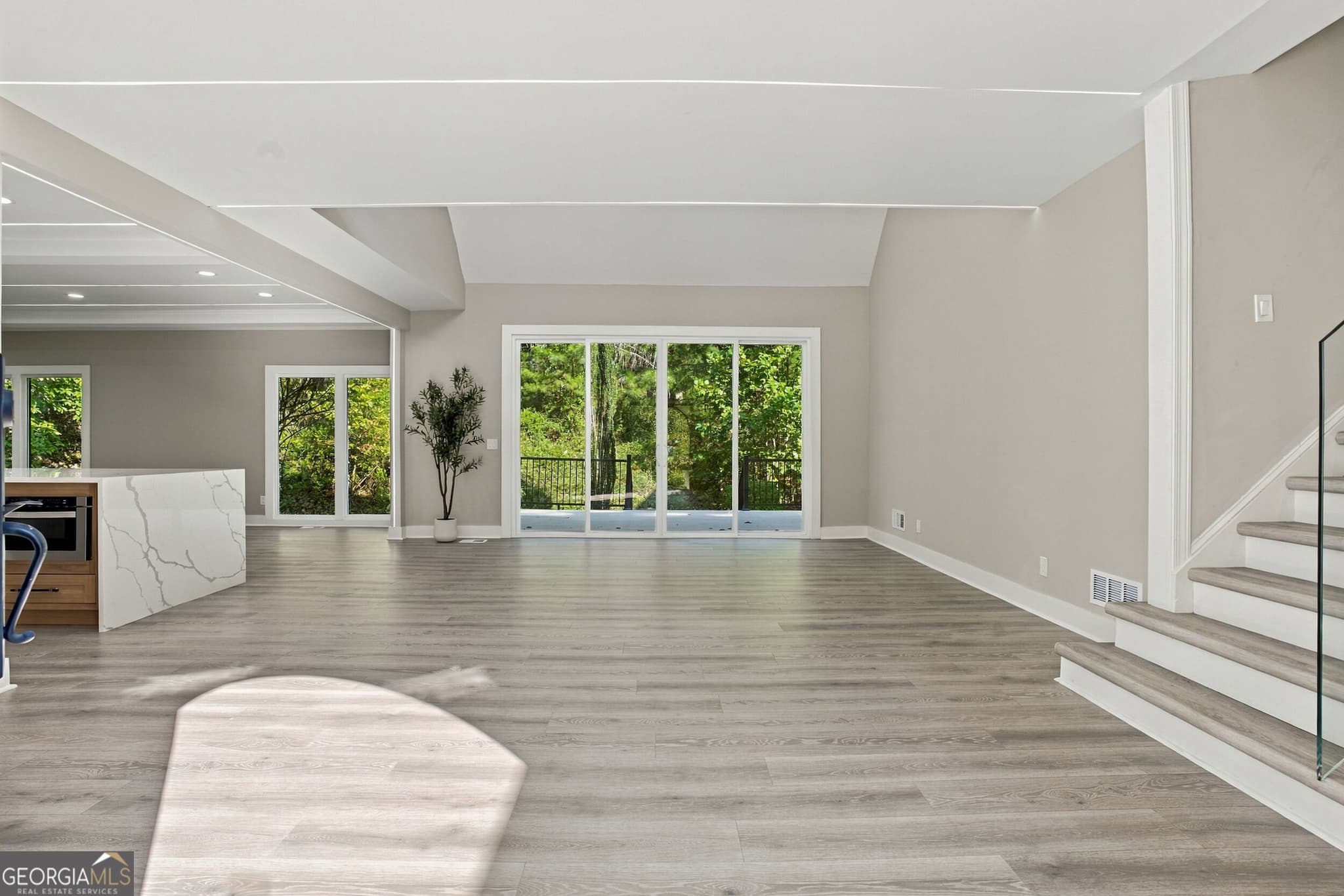 6 bedroom, 4 bathroom, 4,150 sq ft single family residence for sale at 4508 Bankside Court, Marietta, GA 30066 — photo 9