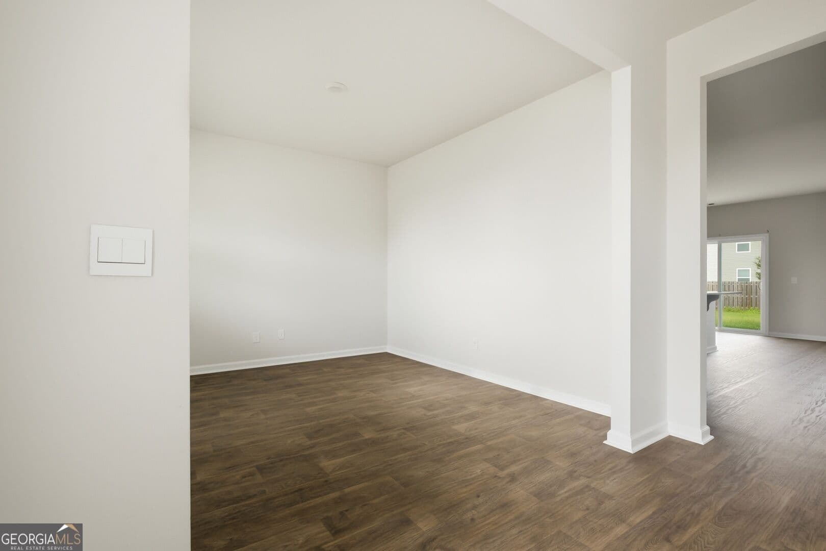 5 bedroom, 3 bathroom single family residence for sale at 352 Wedge Circle, Richmond Hill, GA 31324 — photo 6
