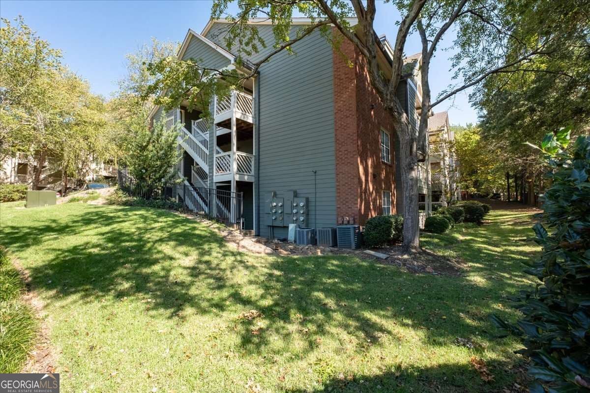 2 bedroom, 2 bathroom, 1,266 sq ft condominium for sale at 456 Mcgill Place, Atlanta, GA 30312 — photo 2