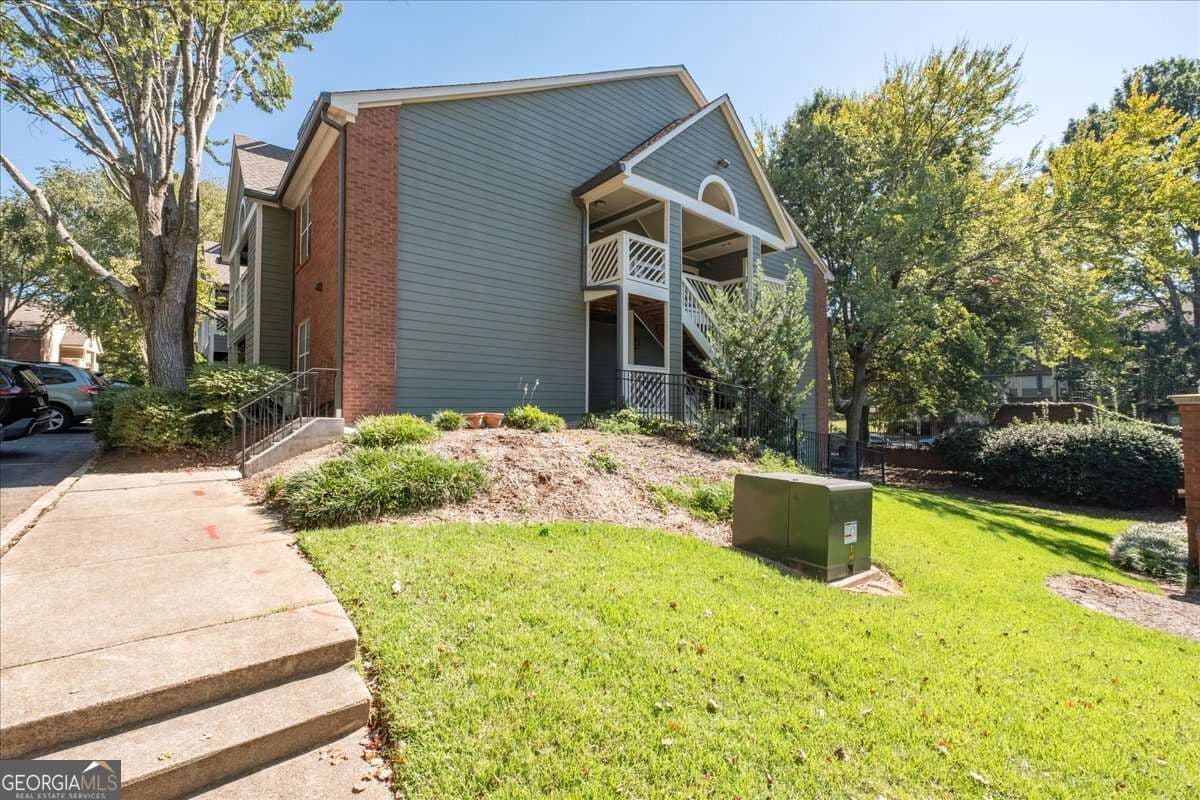 2 bedroom, 2 bathroom, 1,266 sq ft condominium for sale at 456 Mcgill Place, Atlanta, GA 30312 — photo 1 of 35