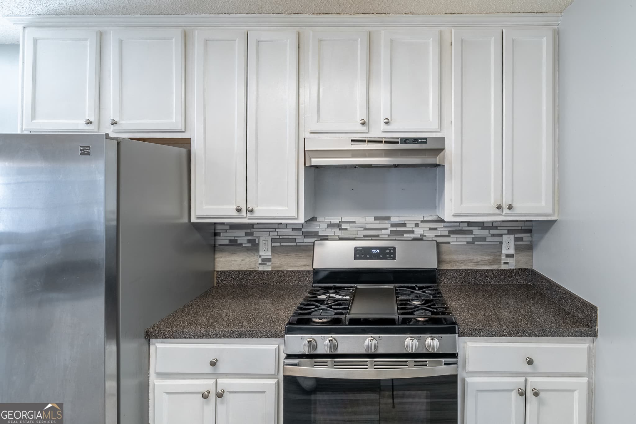 3 bedroom, 2.5 bathroom, 1,888 sq ft single family residence for sale at 253 Augusta Woods Drive, Villa Rica, GA 30180 — photo 9