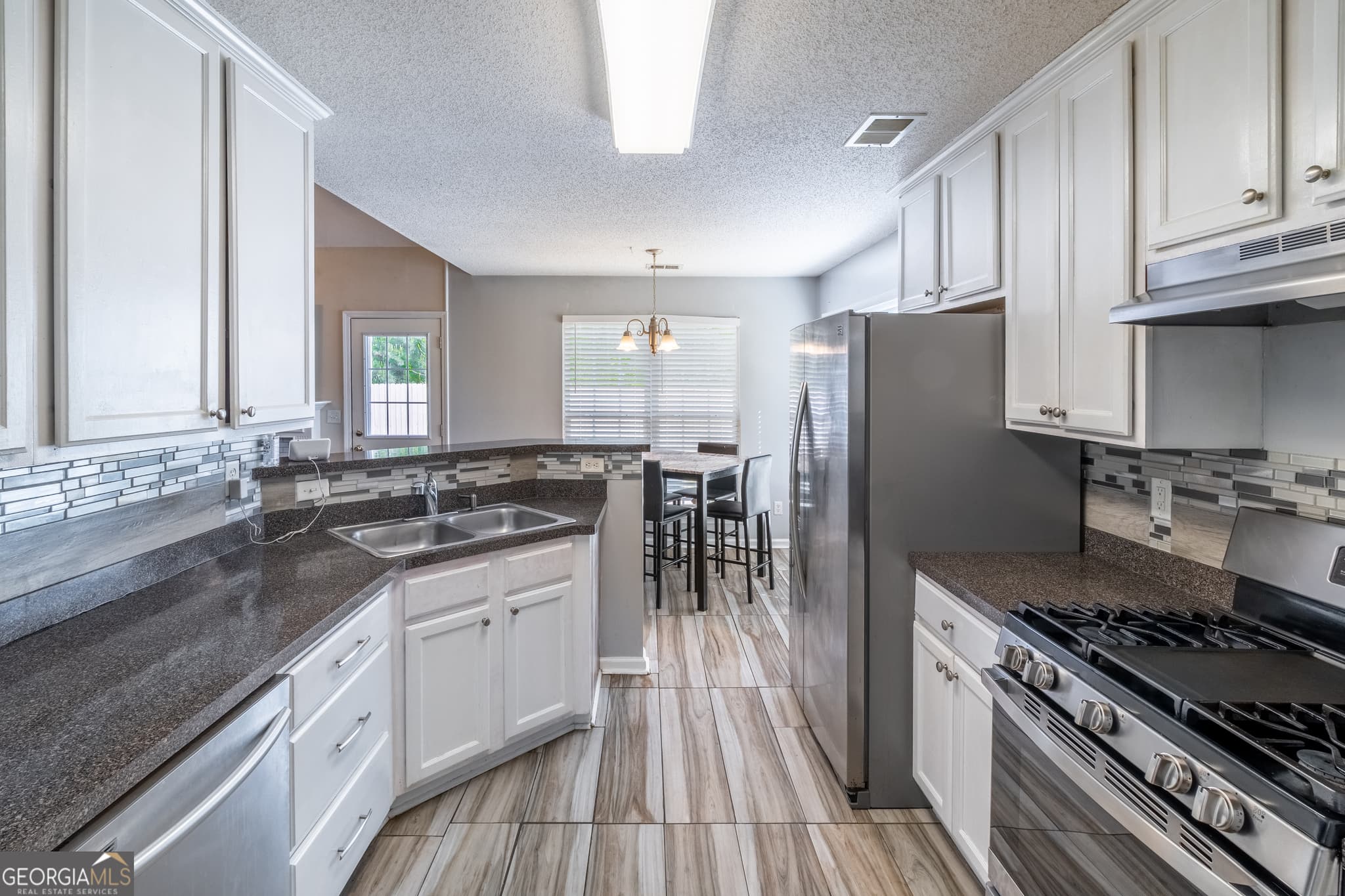 3 bedroom, 2.5 bathroom, 1,888 sq ft single family residence for sale at 253 Augusta Woods Drive, Villa Rica, GA 30180 — photo 8
