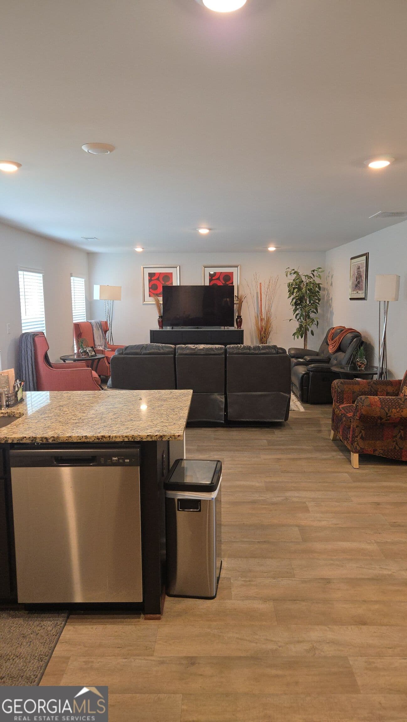 5 bedroom, 3 bathroom, 2,370 sq ft single family residence for sale at 804 Clydes Way, Jackson, GA 30233 — photo 8