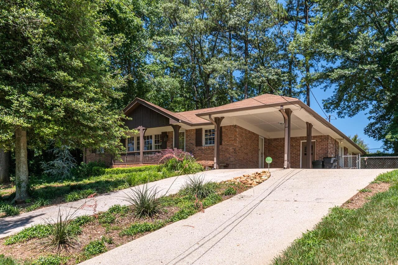 3 bedroom, 2 bathroom single family residence for rent at 3926 Pineview Drive, Smyrna, GA 30080 for $5,090 a month — photo 2