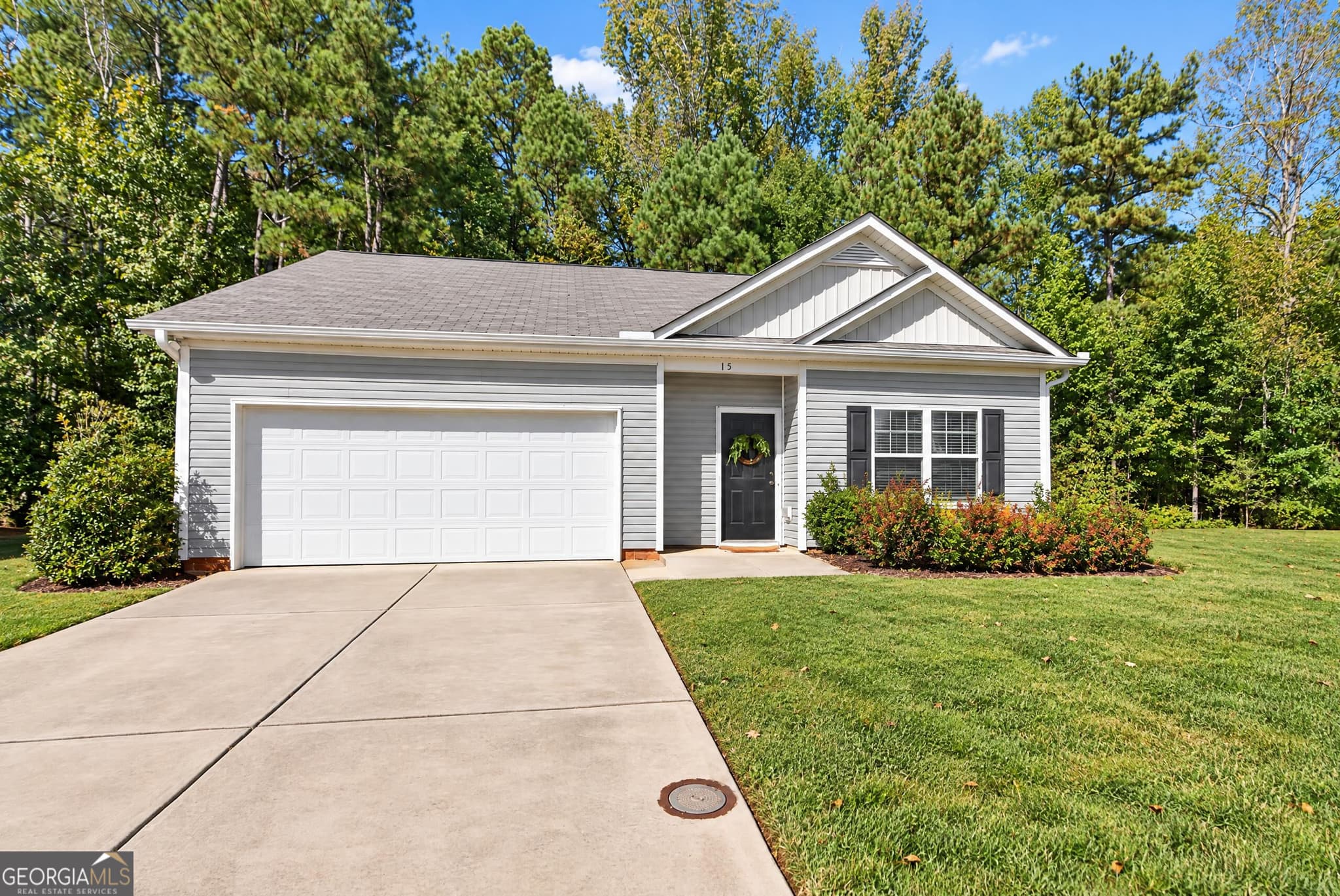 3 bedroom, 2 bathroom, 1,186 sq ft single family residence for sale at 15 Grandberry Court, Rome, GA 30165 — photo 1 of 21