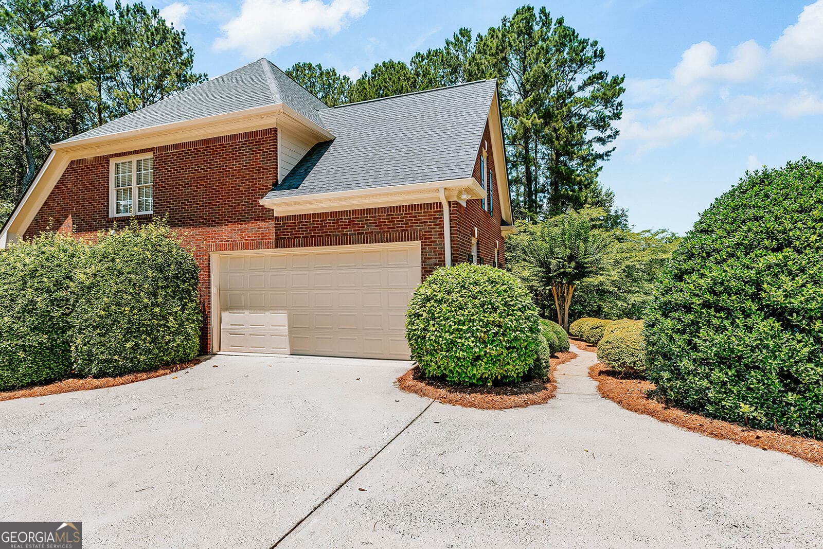 5 bedroom, 5 bathroom, 3,268 sq ft single family residence for sale at 1030 Spring Lake Drive, Bishop, GA 30621 — photo 4