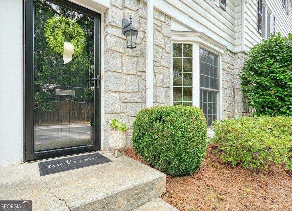 2 bedroom, 1.5 bathroom, 1,092 sq ft condominium for sale at 136 Peachtree Memorial Drive PA8, Atlanta, GA 30309 — photo 2